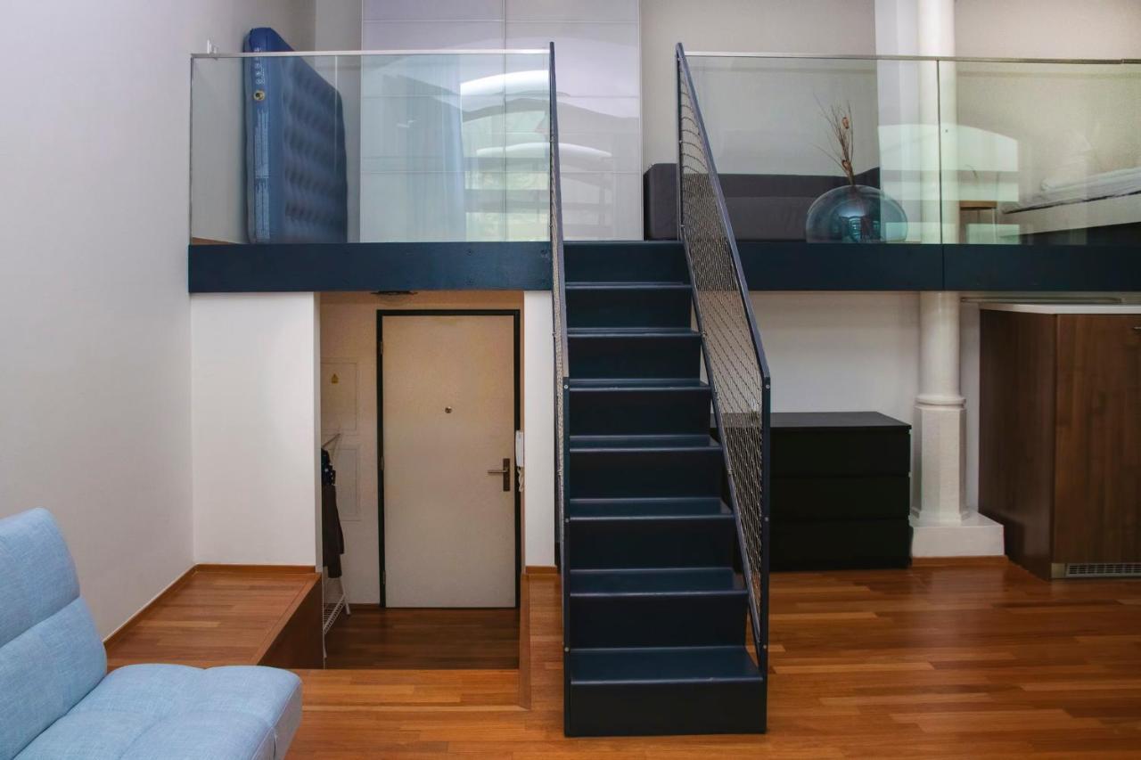 Modern Apartment With Terrace And Air Conditioning Prague Exterior photo